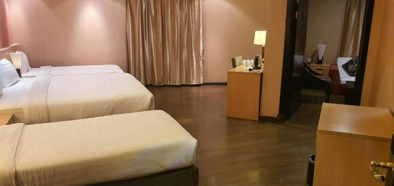 Shomookh Hotel Médine Extérieur photo